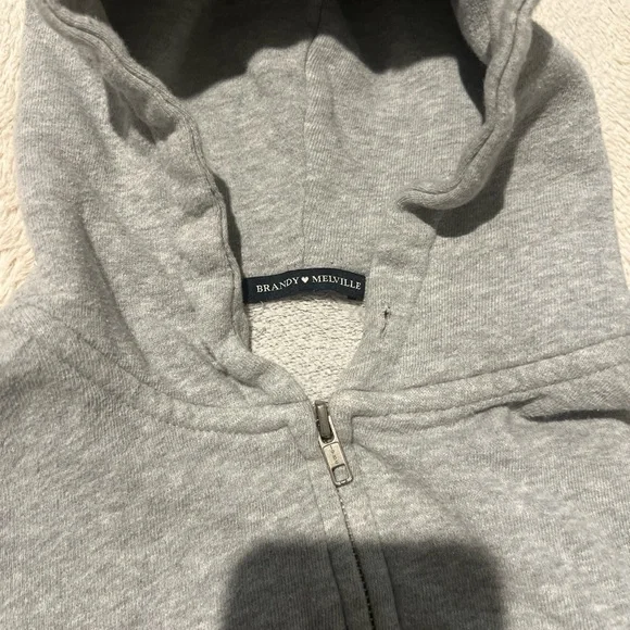 Brandy Melville Crop hoodie - Picture 2 of 4